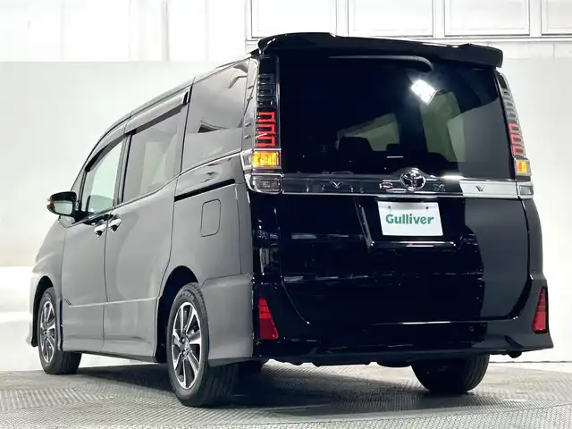 トヨタ ヴォクシー ZS 煌Ⅲ 大阪府 2020(令2)年 3.5万km ブラック 純正ナビＴＶ　バックカメラ　ＥＴＣ　後席モニター　衝突軽減　両側パワスラ　電動格納ミラー　クルコン　コーナーセンサー　レーンアシスト　オートライト　ＬＥＤヘッドライト　純正アルミ　オートエアコン