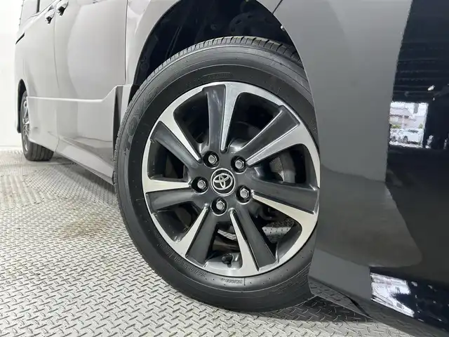 トヨタ ヴォクシー ZS 煌Ⅲ 大阪府 2020(令2)年 3.5万km ブラック 純正ナビＴＶ　バックカメラ　ＥＴＣ　後席モニター　衝突軽減　両側パワスラ　電動格納ミラー　クルコン　コーナーセンサー　レーンアシスト　オートライト　ＬＥＤヘッドライト　純正アルミ　オートエアコン