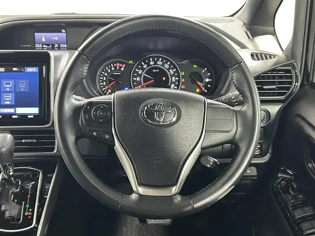 トヨタ ヴォクシー ZS 煌Ⅲ 大阪府 2020(令2)年 3.5万km ブラック 純正ナビＴＶ　バックカメラ　ＥＴＣ　後席モニター　衝突軽減　両側パワスラ　電動格納ミラー　クルコン　コーナーセンサー　レーンアシスト　オートライト　ＬＥＤヘッドライト　純正アルミ　オートエアコン