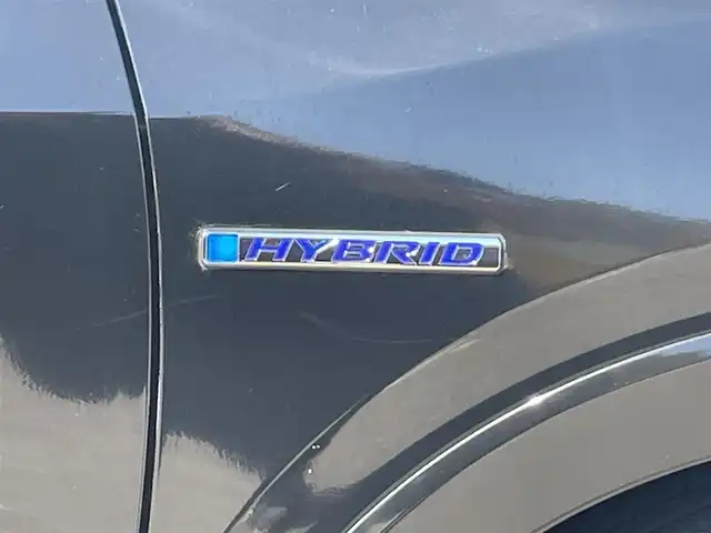 ホンダ ヴェゼル ハイブリッド Z 佐賀県 2014(平26)年 12.1万km クリスタルブラックパール （株)IDOMが運営する【じしゃロン佐賀店】の自社ローン専用車両になります。/こちらは現金またはオートローンご利用時の価格です。自社ローンご希望の方は別途その旨お申付け下さい/禁煙車　/純正ナビ/ＴＶ　/バックカメラ　　/後席モニター　/純正１７インチアルミ
