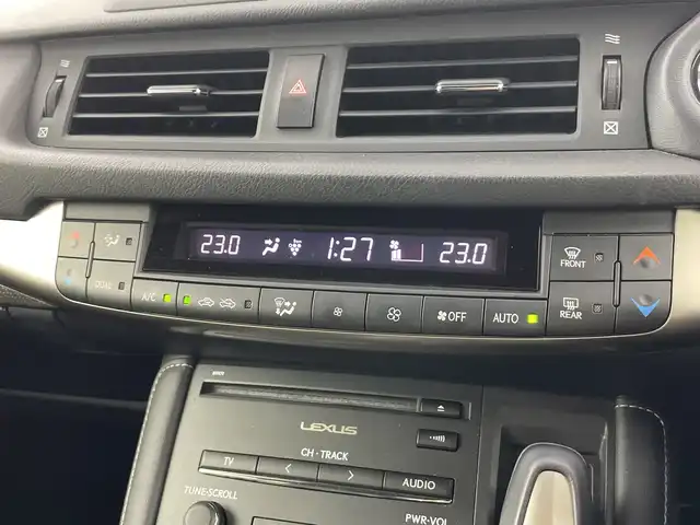レクサス ＣＴ 200h Fスポーツ 愛知県 2017(平29)年 4.6万km グラファイトブラックガラスフレーク 純正8インチナビ/（AM/FM/フルセグTV/Bluetooth/CD/DVD）/バックカメラ/レーダークルーズコントロール/ETC２．０/前後ドライブレコーダー/D/N席シートヒーター/D/N席パワーシート/純正17インチアルミホイール/パドルシフト/LEDヘッドライト/フロントフォグ/スマートキー/プッシュスタート/革巻きステアリング/電動格納ミラー/純正フロアマット
