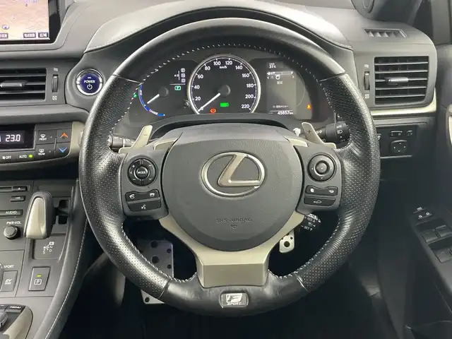 レクサス ＣＴ 200h Fスポーツ 愛知県 2017(平29)年 4.6万km グラファイトブラックガラスフレーク 純正8インチナビ/（AM/FM/フルセグTV/Bluetooth/CD/DVD）/バックカメラ/レーダークルーズコントロール/ETC２．０/前後ドライブレコーダー/D/N席シートヒーター/D/N席パワーシート/純正17インチアルミホイール/パドルシフト/LEDヘッドライト/フロントフォグ/スマートキー/プッシュスタート/革巻きステアリング/電動格納ミラー/純正フロアマット