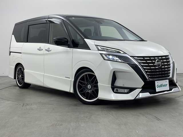 日産 セレナ ハイウェイスター V 兵庫県 2020(令2)年 2.8万km ブリリアントホワイトパール 2トーン ・純正10インチナビ＆フルセグ＆BT＆DVD＆BD/・アラウンドビューモニター/・純正フリップダウンモニター/・エマージェンシーブレーキ/・車線逸脱警報/・車線逸脱防止支援/・ブラインドスポットモニター/・踏み間違い衝突防止アシスト/・標識検知機能/・クリアランスソナー/・オートマチックハイビーム/・前後コーナーセンサー/・両側パワースライドドア/・左側ハンズフリーパワースライドドア/・社外18インチアルミホイール/・ローダウン/・エンジンスターター/・前方ドライブレコーダー/・クルーズコントロール/・アイドリングストップ/・スマートキー/・プッシュスタート/・LEDヘッドライト/・LEDフォグ/・オートライト/・電動パーキングブレーキ/・ブレーキホールド/・純正フロアマット