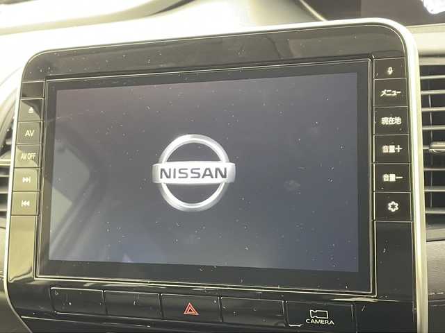 日産 セレナ ハイウェイスター V 兵庫県 2020(令2)年 2.8万km ブリリアントホワイトパール 2トーン ・純正10インチナビ＆フルセグ＆BT＆DVD＆BD/・アラウンドビューモニター/・純正フリップダウンモニター/・エマージェンシーブレーキ/・車線逸脱警報/・車線逸脱防止支援/・ブラインドスポットモニター/・踏み間違い衝突防止アシスト/・標識検知機能/・クリアランスソナー/・オートマチックハイビーム/・前後コーナーセンサー/・両側パワースライドドア/・左側ハンズフリーパワースライドドア/・社外18インチアルミホイール/・ローダウン/・エンジンスターター/・前方ドライブレコーダー/・クルーズコントロール/・アイドリングストップ/・スマートキー/・プッシュスタート/・LEDヘッドライト/・LEDフォグ/・オートライト/・電動パーキングブレーキ/・ブレーキホールド/・純正フロアマット