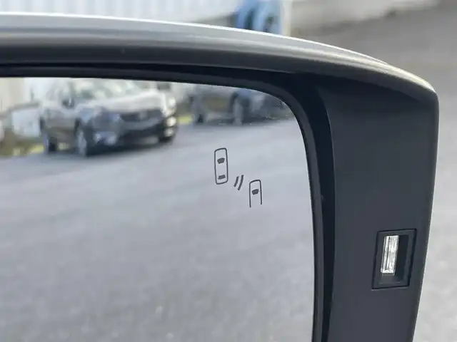 スバル レヴォーグ 1．6GT－S アイサイト 滋賀県 2016(平28)年 7.4万km スティールブルーグレーM 純正メモリナビ/・AM/FM/・CD/DVD/・SD/USB/・Bluetooth/・フルセグTV/バックカメラ/左サイドカメラ/ステアリングスイッチ/革巻きステアリング/パドルシフト/前方ドライブレコーダー/ETC/前席パワーシート/衝突軽減ブレーキ/レーンキープアシスト/リアビークルディテクション/先行車発進お知らせ/アダプティブクルーズコントロール/オートマチックヘッドライト/LEDヘッドライト/フォグランプ/オートハイビーム/ヒルスタートアシスト/電動格納ミラー/スタッドレスタイヤ積込