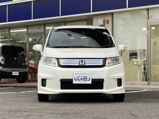 ホンダ フリード スパイク ハイブリット ジャストセレクション 静岡県 2012(平24)年 5.4万km プレミアムホワイトパール (株)IDOMが運営する【じしゃロン焼津店】の自社ローン専用車両になります。こちらは現金またはオートローンご利用時の価格です。自社ローンご希望の方は別途その旨お申付け下さい /社外ＳＤナビ/（フルセグＴＶ/ＣＤ/ＤＶＤ）/両側パワースライドドア/クルーズコントロール/バックカメラ/ＥＴＣ/ＨＩＤヘッドライト/オートライト/スマートキー