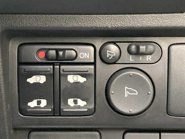 ホンダ フリード スパイク ハイブリット ジャストセレクション 静岡県 2012(平24)年 5.4万km プレミアムホワイトパール (株)IDOMが運営する【じしゃロン焼津店】の自社ローン専用車両になります。こちらは現金またはオートローンご利用時の価格です。自社ローンご希望の方は別途その旨お申付け下さい /社外ＳＤナビ/（フルセグＴＶ/ＣＤ/ＤＶＤ）/両側パワースライドドア/クルーズコントロール/バックカメラ/ＥＴＣ/ＨＩＤヘッドライト/オートライト/スマートキー