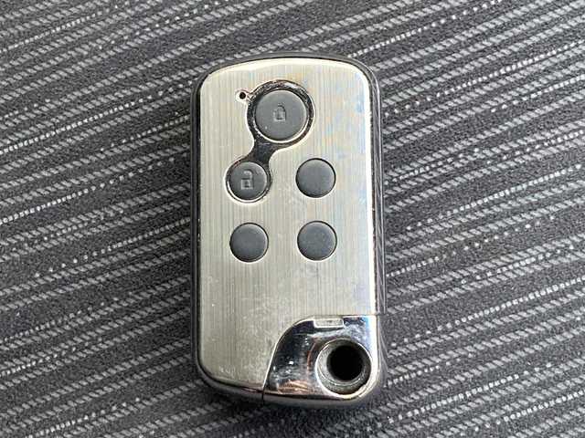 ホンダ フリード スパイク ハイブリット ジャストセレクション 静岡県 2012(平24)年 5.4万km プレミアムホワイトパール (株)IDOMが運営する【じしゃロン焼津店】の自社ローン専用車両になります。こちらは現金またはオートローンご利用時の価格です。自社ローンご希望の方は別途その旨お申付け下さい /社外ＳＤナビ/（フルセグＴＶ/ＣＤ/ＤＶＤ）/両側パワースライドドア/クルーズコントロール/バックカメラ/ＥＴＣ/ＨＩＤヘッドライト/オートライト/スマートキー