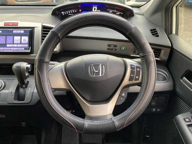 ホンダ フリード スパイク ハイブリット ジャストセレクション 静岡県 2012(平24)年 5.4万km プレミアムホワイトパール (株)IDOMが運営する【じしゃロン焼津店】の自社ローン専用車両になります。こちらは現金またはオートローンご利用時の価格です。自社ローンご希望の方は別途その旨お申付け下さい /社外ＳＤナビ/（フルセグＴＶ/ＣＤ/ＤＶＤ）/両側パワースライドドア/クルーズコントロール/バックカメラ/ＥＴＣ/ＨＩＤヘッドライト/オートライト/スマートキー