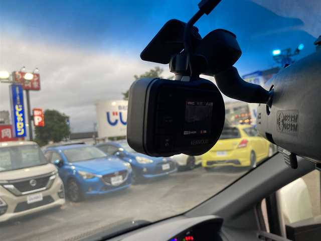 ホンダ フリード スパイク ハイブリット ジャストセレクション 静岡県 2012(平24)年 5.4万km プレミアムホワイトパール (株)IDOMが運営する【じしゃロン焼津店】の自社ローン専用車両になります。こちらは現金またはオートローンご利用時の価格です。自社ローンご希望の方は別途その旨お申付け下さい /社外ＳＤナビ/（フルセグＴＶ/ＣＤ/ＤＶＤ）/両側パワースライドドア/クルーズコントロール/バックカメラ/ＥＴＣ/ＨＩＤヘッドライト/オートライト/スマートキー