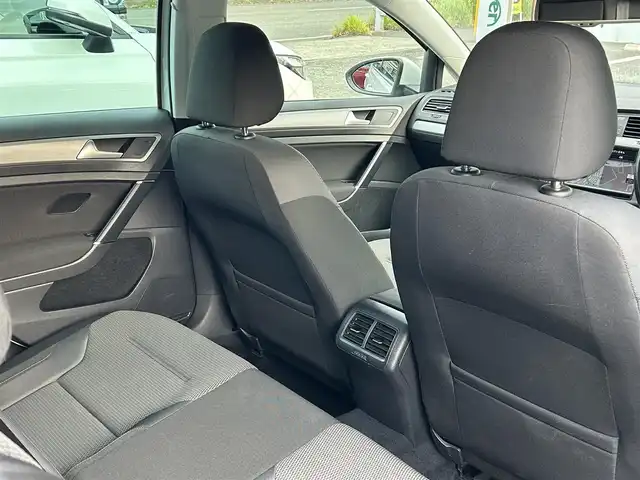 フォルクスワーゲン ゴルフ ヴァリアント TSI コンフォートライン BM 神奈川県 2016(平28)年 5.4万km ピュアホワイト DiscoverProパッケージ/ナビ・DVD・CD・SD・USB・AUX・Bluetoorh/ビルトインETC2.0/バックカメラ/革巻きステアリング/パドルシフト/AAC/ステアリングリモコン/サイドミラーヒーター/ウィンカーミラー/バイキセノンヘッドライトパッケージ/ルーフレール/純正16インチアルミ/純正フロアマット/トノカバー/保証書/取扱説明書