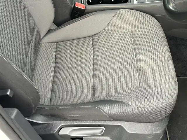 フォルクスワーゲン ゴルフ ヴァリアント TSI コンフォートライン BM 神奈川県 2016(平28)年 5.4万km ピュアホワイト DiscoverProパッケージ/ナビ・DVD・CD・SD・USB・AUX・Bluetoorh/ビルトインETC2.0/バックカメラ/革巻きステアリング/パドルシフト/AAC/ステアリングリモコン/サイドミラーヒーター/ウィンカーミラー/バイキセノンヘッドライトパッケージ/ルーフレール/純正16インチアルミ/純正フロアマット/トノカバー/保証書/取扱説明書