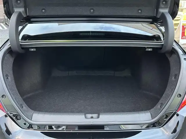 ホンダ シビック セダン 福岡県 2018(平30)年 4.8万km クリスタルブラックパール ワンオーナー/純正メモリナビ【VXM-185VFi】/　(AM/FM/CD/DVD/Bluetooth/フルセグTV)/バックカメラ/ホンダセンシング/・衝突軽減ブレーキ/・アダプティブクルーズコントロール/・車線維持支援/・路外逸脱抑制/・標識認識/横滑り防止/アイドリングストップ/ブレーキホールド/パーキングブレーキ/純正18インチアルミホイール/ビルトインETC/パドルシフト/革巻きステアリング/ステアリングスイッチ/黒レザーシート/パワーシート(D/N)/シートヒーター(D/N)/純正フロアマット/スペアキー×1/USBポート/アクセサリーソケット/ISOFIX/保証書/取扱説明書/ナビ取扱説明書