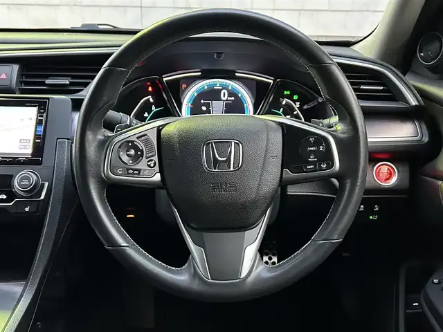 ホンダ シビック セダン 福岡県 2018(平30)年 4.8万km クリスタルブラックパール ワンオーナー/純正メモリナビ【VXM-185VFi】/　(AM/FM/CD/DVD/Bluetooth/フルセグTV)/バックカメラ/ホンダセンシング/・衝突軽減ブレーキ/・アダプティブクルーズコントロール/・車線維持支援/・路外逸脱抑制/・標識認識/横滑り防止/アイドリングストップ/ブレーキホールド/パーキングブレーキ/純正18インチアルミホイール/ビルトインETC/パドルシフト/革巻きステアリング/ステアリングスイッチ/黒レザーシート/パワーシート(D/N)/シートヒーター(D/N)/純正フロアマット/スペアキー×1/USBポート/アクセサリーソケット/ISOFIX/保証書/取扱説明書/ナビ取扱説明書