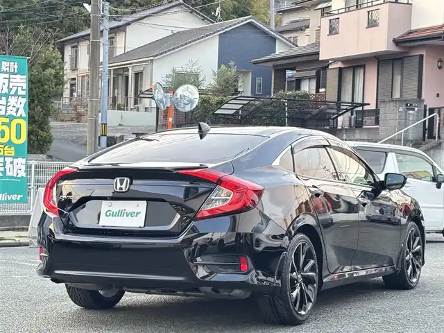 ホンダ シビック セダン 熊本県 2018(平30)年 4.8万km クリスタルブラックパール ワンオーナー/純正ナビ(VXM-185VFi)/【フルセグTV/Bluetooth/CD/DVD】/バックカメラ/クルーズコントロール/オートLEDライト/ブレーキホールド/ブラックレザーシート/前席シートヒーター/前席パワーシート/革巻きステアリング/ステアリングスイッチ/プッシュスタート/スマートキー/ETC/純正フロアマット/ドアバイザー/横滑り防止装置/ABS/盗難防止装置