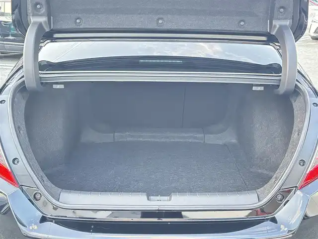 ホンダ シビック セダン 熊本県 2018(平30)年 4.8万km クリスタルブラックパール ワンオーナー/純正ナビ(VXM-185VFi)/【フルセグTV/Bluetooth/CD/DVD】/バックカメラ/クルーズコントロール/オートLEDライト/ブレーキホールド/ブラックレザーシート/前席シートヒーター/前席パワーシート/革巻きステアリング/ステアリングスイッチ/プッシュスタート/スマートキー/ETC/純正フロアマット/ドアバイザー/横滑り防止装置/ABS/盗難防止装置