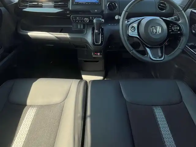 ホンダ Ｎ ＢＯＸ カスタム L ターボ 広島県 2021(令3)年 0.7万km クリスタルブラックパール 社外メモリナビ(CN-E330D)/(CD/BT/ワンセグ)/バックカメラ/両側パワースライドドア/ホンダセンシング/D/N席シートヒーター/純正AW15インチ/LEDヘッドライト/オートライト/ドラレコ/ETC/革巻きハンドル/ステアリングリモコン/スマートキー/オートリトラミラー/アレルクリーンプラスシート/プラズマクラスター搭載フルオート・エアコンディショナー/運転席＆助手席シートバックテーブル/プライムスムース＆トリコットコンビシート/保証書/取扱説明書/ナビ取説