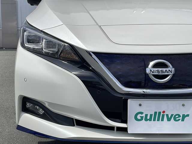 日産 リーフ e+ X 三重県 2019(平31)年 5.4万km ブリリアントホワイトパール/スーパーブラック 2トーン ワンオーナー/プロパイロット/BSM/エマージェンシーブレーキ/駐車支援/ふらつき検知/標識検知/デジタルインナーミラー/e-pedal/電動パーキング/前後ドライブレコーダー/スペアキー/プッシュスタート/メーカーナビ(CD/V/BT)/ステアリングスイッチ/ステアリングヒーター/革巻きステアリング/電動格納ミラー/シートヒーター(D+N+リア)/取扱説明書/ナビ取扱説明書/保証書