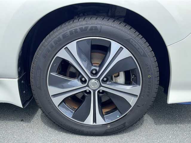日産 リーフ e+ X 三重県 2019(平31)年 5.4万km ブリリアントホワイトパール/スーパーブラック 2トーン ワンオーナー/プロパイロット/BSM/エマージェンシーブレーキ/駐車支援/ふらつき検知/標識検知/デジタルインナーミラー/e-pedal/電動パーキング/前後ドライブレコーダー/スペアキー/プッシュスタート/メーカーナビ(CD/V/BT)/ステアリングスイッチ/ステアリングヒーター/革巻きステアリング/電動格納ミラー/シートヒーター(D+N+リア)/取扱説明書/ナビ取扱説明書/保証書