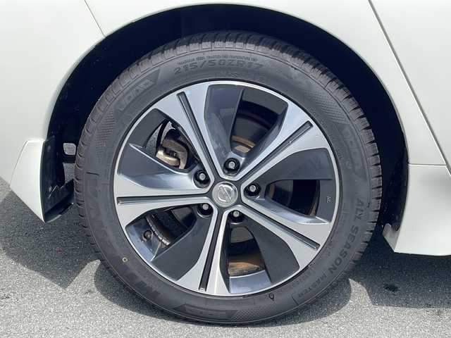 日産 リーフ e+ X 三重県 2019(平31)年 5.4万km ブリリアントホワイトパール/スーパーブラック 2トーン ワンオーナー/プロパイロット/BSM/エマージェンシーブレーキ/駐車支援/ふらつき検知/標識検知/デジタルインナーミラー/e-pedal/電動パーキング/前後ドライブレコーダー/スペアキー/プッシュスタート/メーカーナビ(CD/V/BT)/ステアリングスイッチ/ステアリングヒーター/革巻きステアリング/電動格納ミラー/シートヒーター(D+N+リア)/取扱説明書/ナビ取扱説明書/保証書