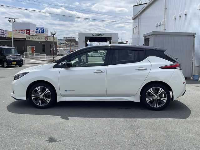 日産 リーフ e+ X 三重県 2019(平31)年 5.4万km ブリリアントホワイトパール/スーパーブラック 2トーン ワンオーナー/プロパイロット/BSM/エマージェンシーブレーキ/駐車支援/ふらつき検知/標識検知/デジタルインナーミラー/e-pedal/電動パーキング/前後ドライブレコーダー/スペアキー/プッシュスタート/メーカーナビ(CD/V/BT)/ステアリングスイッチ/ステアリングヒーター/革巻きステアリング/電動格納ミラー/シートヒーター(D+N+リア)/取扱説明書/ナビ取扱説明書/保証書