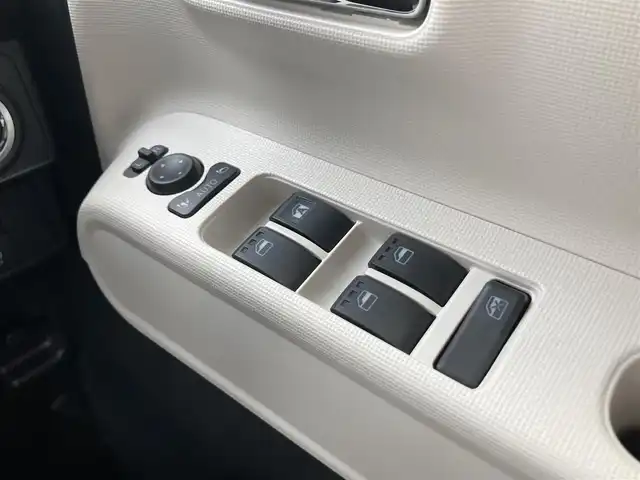 ダイハツ ムーヴ キャンバス ストライプス G 鳥取県 2024(令6)年 0.5万km シャイニングホワイトパール/アプリコットピンクメタリック ４・W・D/ワンオーナー/ツートンカラー/パール/ピンク/純正9インチディスプレイオーディオ/（フルセグ/BT/HDMI/USB）/スマートアシスト/レーンキープアシスト/両側パワースライドドア/前席シートヒーター/ホットカップホルダー/LEDヘットライト/プッシュエンジンスタート/アイドリングストップ/ワイヤレス充電機能/純正フロアマット/ドアバイザー/フロアマット/スマートキー×２/保証書・取扱説明書