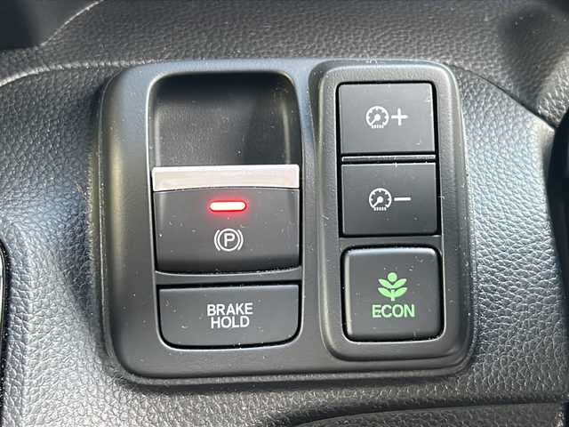 ホンダ Ｎ ＢＯＸ カスタム L 沖縄県 2022(令4)年 2.9万km メテオロイドグレーメタリック 社外ナビ　ＡＭ／ＦＭ／ＣＤ／ＤＶＤ　/Ｂｕｌｅｔｏｏｔｈ　/フルセグＴＶ　/バックモニター　/片側パワスラ　/ＥＴＣ　/追従クルーズコントロール　/レーンキープアシスト　/電動パーキングブレーキ　/衝突軽減装置