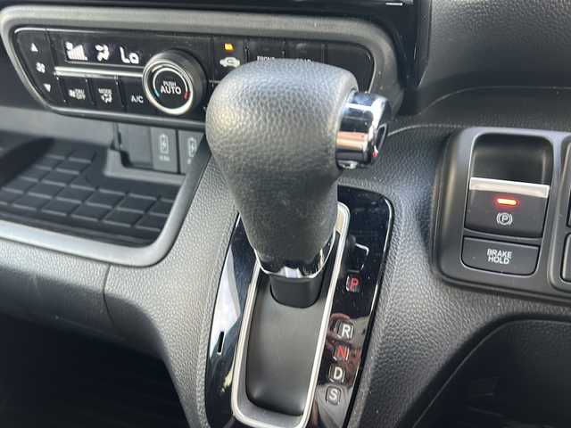 ホンダ Ｎ ＢＯＸ カスタム L 沖縄県 2022(令4)年 2.9万km メテオロイドグレーメタリック 社外ナビ　ＡＭ／ＦＭ／ＣＤ／ＤＶＤ　/Ｂｕｌｅｔｏｏｔｈ　/フルセグＴＶ　/バックモニター　/片側パワスラ　/ＥＴＣ　/追従クルーズコントロール　/レーンキープアシスト　/電動パーキングブレーキ　/衝突軽減装置