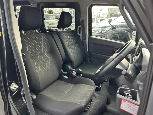 ダイハツ アトレー バン RS 愛知県 2023(令5)年 3.4万km ブラックマイカメタリック ターボ/純正ディスプレイオーディオ(フルセグTV/AM・FM/BT/AppleCarPlay/AndroidAuto/HDMI)/バックカメラ/ビルトインETC/前方ドラレコ/スマートアシスト/クルーズコントロール/レーンキープアシスト/LEDヘッドランプ/LEDフォグランプ/ドアミラーターンランプ/純正フロアマット/スペアキー/プッシュスタート/保証書/取扱説明書