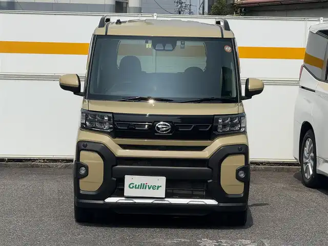 ダイハツ タント ファンクロス 愛知県 2023(令5)年 1.5万km サンドベージュメタリック /禁煙車//ワンオーナー//ディーラー点検整備記録簿R5.6.7//純正ナビ//フルセグ/Bluetooth/CD/DVD/USB/SD//ステアリング連動バックカメラ//ナビ連動純正ドライブレコーダー//ビルトインETC//両側パワースライドドア//ウェルカムオープン機能/タッチ＆ゴーロック機能//ミラクルオープンドア//シートヒーター//スマートアシスト//衝突回避支援ブレーキ機能//衝突警報機能//車線逸脱抑制制御機能//車線逸脱警報機能//コーナーセンサー//ふらつき警報//先行車発進のお知らせ//レーンキープコントロール//標識認識機能//オートハイビーム//ルーフレール//純正14インチアルミホイール//TRC//オートブレーキホールド//シートバックテーブル//リアロールサンシェード//リバース連動ワイパー//フルLEDオートヘッドライト//フォグランプ//アイドリングストップ//プッシュスタート//スペアスマートキー//PWRモード//オートリトラクタブルウィンカーミラー//純正フロアマット//純正ドアバイザー//チルトハンドル//ステアリングリモコン//USBソケット//シートリフター//360°スーパーUV＆IRガラス//保証書//取扱説明書//ナビ取扱説明書