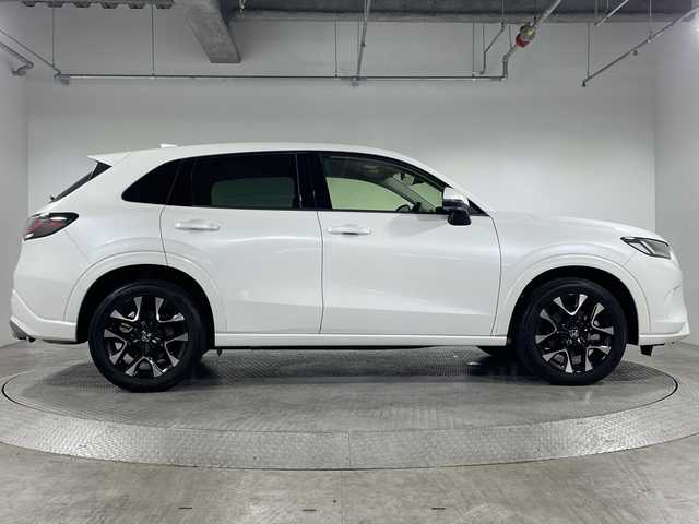 ホンダ ＺＲ－Ｖ ハイブリッド e:HEV Z 神奈川県 2022(令4)年 3.7万km プラチナホワイトパール ホンダセンシング/・衝突軽減ブレーキ/・歩行者事故低減ステアリング/・路外逸脱抑制機能/・車線維持支援システム/・渋滞追従機能付きアダプティブクルーズコントロール/・トラフィックジャムアシスト/・誤発進抑制機能/・近距離衝突軽減ブレーキ/・パーキングセンサーシステム/・オートハイビーム/純正ナビ/・BT/フルセグTV/AppleCarPlay/AndroidAuto/USB/AM/FM/レザーシート/シートヒーター(D/N)/パワーシート(D/N)/シートメモリー(D)/BOSEスピーカー/Qi充電/BSM/電動サイドブレーキ/オートブレーキホールド/ビルトインETC2.0/ドライブレコーダー/パワーバックドア/革巻きステアリング/ステアリングスイッチ/ステアリングヒーター/パドルシフト/Autoライト/スマートキー/スペアキー/プッシュスタートボタン/ダウンヒルアシスト/自動防眩ミラー/SOSコール/LEDヘッドライト/フォグランプ/純正フロアマット/純正アルミホイール/純正ドアバイザー