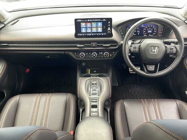 ホンダ ＺＲ－Ｖ ハイブリッド e:HEV Z 沖縄県 2022(令4)年 3.7万km プラチナホワイトパール 純正ディスプレイオーディオ　/Ｂｌｕｅｔｏｏｔｈ　/ＥＴＣ２．０　/全方位バックカメラ　/フルセグＴＶ　/前後ドライブレコーダー　/パワーシート　/シートヒーター　/ステアリングヒーター　/ダウンヒルアシストコントロール/パワーバックドア/クルーズコントロール/パドルシフト/ワイヤレス充電器
