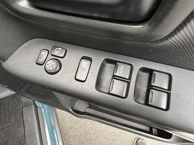 スズキ スペーシア ギア HYBRID XZターボ 宮城県 2021(令3)年 3.7万km デニムブルー ガンメタリック 2トーン 登録時走行距離36275km/AM・FM・CD・Bluetooth・フルセグTV・iPod/クルーズコントロール/ETC/バックカメラ/両側パワースライドドア/シートヒーター（D＋N）/ルーフレール/クリアランスソナー/スペアキー（2本）/ベンチシート/後席サンシェード/後席ISOFIX/フォグランプ/ウインカーミラー