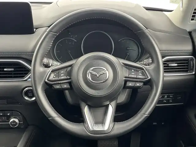 マツダ ＣＸ－５ XD ブラックトーンエディション 新潟県 2022(令4)年 2.8万km ソウルレッドクリスタルM ４WD/純正１０．２５インチナビ（Bluetooth・USB）/アラウンドビューモニター　/BOSEサウンド　/衝突被害軽減システム/フルセグ　/ハーフレザーシート　/D席パワーシート/D席メモリーシート　/前席シートヒーター　/電動リアゲート/LEDオートライト　/オートマチックハイビーム/レーンキープアシスト　/追従クルーズコントロール/前後コーナーセンサー/アイドリングストップ/ブラインドスポットモニター/クルージングトラフィックサポート/スマートシティブレーキサポート/パドルシフト/レザーステアリング/ステアリングヒーター/ヘッドアップディスプレイ/ドライバーアテンションアラート/ETC/MTモード付AT/純正フロアマット/純正１９インチアルミホイール/スマートキー/スペアキー/保証書/取扱説明書