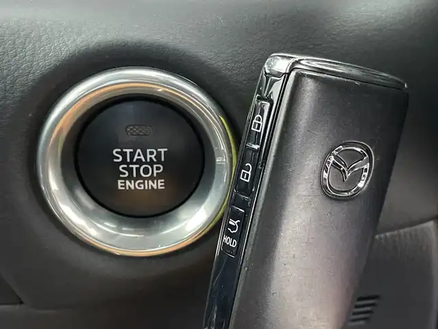 マツダ ＣＸ－５ XD ブラックトーンエディション 新潟県 2022(令4)年 2.8万km ソウルレッドクリスタルM ４WD/純正１０．２５インチナビ（Bluetooth・USB）/アラウンドビューモニター　/BOSEサウンド　/衝突被害軽減システム/フルセグ　/ハーフレザーシート　/D席パワーシート/D席メモリーシート　/前席シートヒーター　/電動リアゲート/LEDオートライト　/オートマチックハイビーム/レーンキープアシスト　/追従クルーズコントロール/前後コーナーセンサー/アイドリングストップ/ブラインドスポットモニター/クルージングトラフィックサポート/スマートシティブレーキサポート/パドルシフト/レザーステアリング/ステアリングヒーター/ヘッドアップディスプレイ/ドライバーアテンションアラート/ETC/MTモード付AT/純正フロアマット/純正１９インチアルミホイール/スマートキー/スペアキー/保証書/取扱説明書