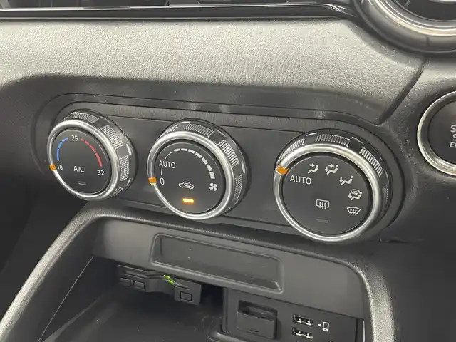 マツダ ロードスター S スペシャルパッケージ 群馬県 2015(平27)年 4.4万km ジェットブラックマイカ 純正メーカーナビ/バックカメラ/CD/DVD/Bluetooth/フルセグTV/USB/AUX/ETC/６FMT/防眩ミラー/スマートキー/プッシュスタート/純正AW/純正フロアマット/パワーウィンドウ