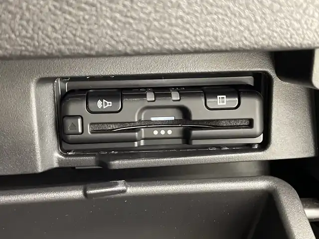 日産 セレナ e－パワー ハイウェイスター V 栃木県 2020(令2)年 4.8万km ダイヤモンドブラック 純正ナビ(MM319D-W)/(フルセグテレビ・Bluetooth・CD・DVD・SD)/後席モニター/全方位カメラ/バックカメラ/衝突軽減ブレーキ/レーンキープアシスト/クルーズコントロール/前後コーナーセンサー/前方ドライブレコーダー(DJ4-D)/両側パワースライドドア/ETC/純正アルミホイール/純正フロアマット/LEDヘッドライト/オートライト/純正エアロ(サイド・リア)/スマートキー