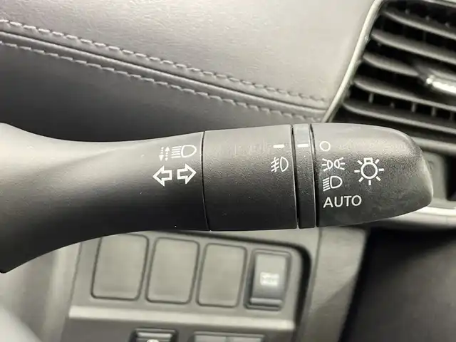 日産 セレナ e－パワー ハイウェイスター V 栃木県 2020(令2)年 4.8万km ダイヤモンドブラック 純正ナビ(MM319D-W)/(フルセグテレビ・Bluetooth・CD・DVD・SD)/後席モニター/全方位カメラ/バックカメラ/衝突軽減ブレーキ/レーンキープアシスト/クルーズコントロール/前後コーナーセンサー/前方ドライブレコーダー(DJ4-D)/両側パワースライドドア/ETC/純正アルミホイール/純正フロアマット/LEDヘッドライト/オートライト/純正エアロ(サイド・リア)/スマートキー