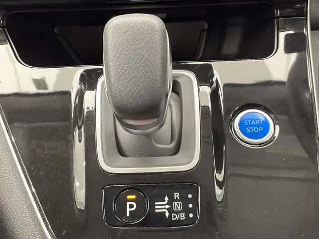 日産 セレナ e－パワー ハイウェイスター V 栃木県 2020(令2)年 4.8万km ダイヤモンドブラック 純正ナビ(MM319D-W)/(フルセグテレビ・Bluetooth・CD・DVD・SD)/後席モニター/全方位カメラ/バックカメラ/衝突軽減ブレーキ/レーンキープアシスト/クルーズコントロール/前後コーナーセンサー/前方ドライブレコーダー(DJ4-D)/両側パワースライドドア/ETC/純正アルミホイール/純正フロアマット/LEDヘッドライト/オートライト/純正エアロ(サイド・リア)/スマートキー