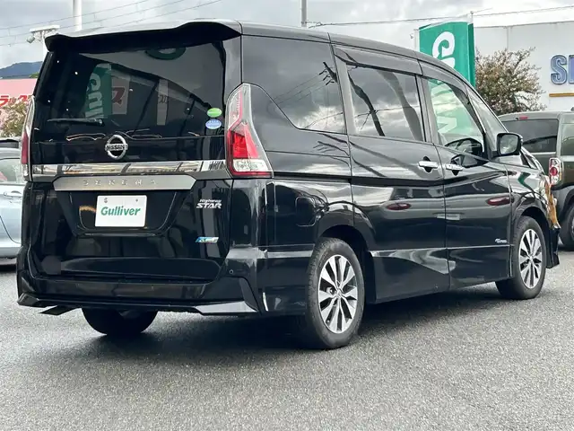 日産 セレナ ハイウェイスター Vセレクション 兵庫県 2017(平29)年 8.5万km ダイヤモンドブラック 純正９型ナビ/・TV.BT.AM.FM/エマージェンシーブレーキ/全方位カメラ/フリップダウンモニター/クルーズコントロール/パーキングアシスト/標識検知/前方ドラレコ/ビルトインＥＴＣ/純正フロアマット/純正ドアバイザー/スペアキー2本