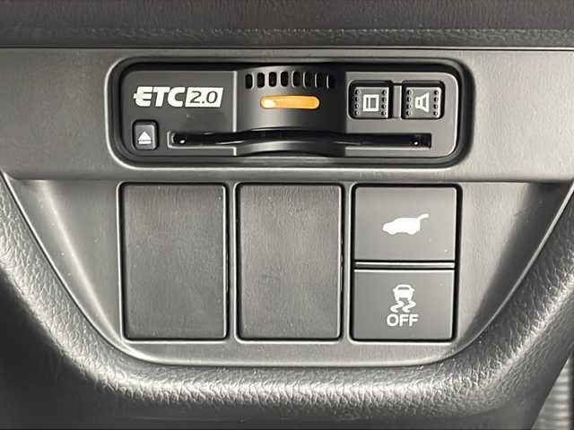 ホンダ ＺＲ－Ｖ ハイブリッド e:HEV Z 沖縄県 2023(令5)年 1.5万km スーパープラチナグレーメタリック 純正ナビ　/　(フルセグTV Bluetooth FM/AM)/マルチビューカメラシステム/ＢＯＳＥサウンド　/ETC2.0/前後ドライブレコーダー　/ホンダセンシング　/レザーシート　/パワーシート　/シートヒーター　/パドルシフト　/ステアリングスイッチ/ステアリングヒーター/クルーズコントロール/クリアランスソナー/LEDヘッドライト/オートライト/純正フロアマット/ＲＡＹＳホイール　/スマートキー/スペアキー/プッシュスタート/保証書/取扱説明書