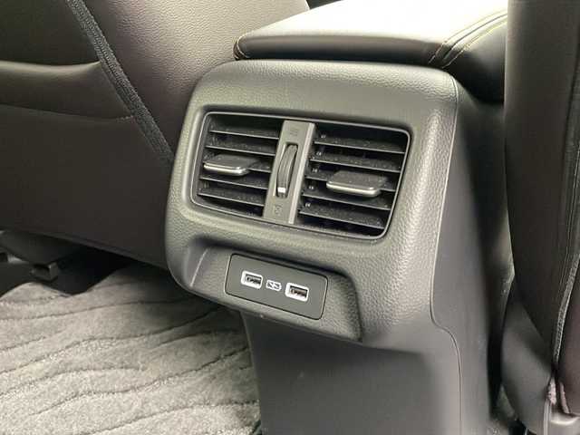 ホンダ ＺＲ－Ｖ ハイブリッド e:HEV Z 沖縄県 2023(令5)年 1.5万km スーパープラチナグレーメタリック 純正ナビ　/　(フルセグTV Bluetooth FM/AM)/マルチビューカメラシステム/ＢＯＳＥサウンド　/ETC2.0/前後ドライブレコーダー　/ホンダセンシング　/レザーシート　/パワーシート　/シートヒーター　/パドルシフト　/ステアリングスイッチ/ステアリングヒーター/クルーズコントロール/クリアランスソナー/LEDヘッドライト/オートライト/純正フロアマット/ＲＡＹＳホイール　/スマートキー/スペアキー/プッシュスタート/保証書/取扱説明書