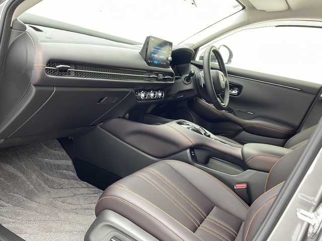 ホンダ ＺＲ－Ｖ ハイブリッド e:HEV Z 沖縄県 2023(令5)年 1.5万km スーパープラチナグレーメタリック 純正ナビ　/　(フルセグTV Bluetooth FM/AM)/マルチビューカメラシステム/ＢＯＳＥサウンド　/ETC2.0/前後ドライブレコーダー　/ホンダセンシング　/レザーシート　/パワーシート　/シートヒーター　/パドルシフト　/ステアリングスイッチ/ステアリングヒーター/クルーズコントロール/クリアランスソナー/LEDヘッドライト/オートライト/純正フロアマット/ＲＡＹＳホイール　/スマートキー/スペアキー/プッシュスタート/保証書/取扱説明書