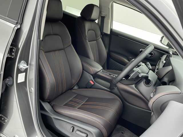 ホンダ ＺＲ－Ｖ ハイブリッド e:HEV Z 沖縄県 2023(令5)年 1.5万km スーパープラチナグレーメタリック 純正ナビ　/　(フルセグTV Bluetooth FM/AM)/マルチビューカメラシステム/ＢＯＳＥサウンド　/ETC2.0/前後ドライブレコーダー　/ホンダセンシング　/レザーシート　/パワーシート　/シートヒーター　/パドルシフト　/ステアリングスイッチ/ステアリングヒーター/クルーズコントロール/クリアランスソナー/LEDヘッドライト/オートライト/純正フロアマット/ＲＡＹＳホイール　/スマートキー/スペアキー/プッシュスタート/保証書/取扱説明書