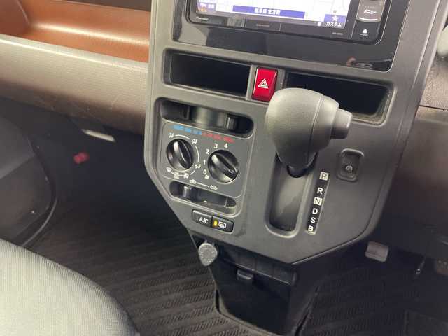 ダイハツ トール X SAⅢ 岐阜県 2019(平31)年 4.2万km パールホワイトⅢ 社外ナビ/（フルセグ/CD/DVD）/バックカメラ/片側パワーバックドア/純正フロアマット/純正ドアバイザー/前方ドライブレコーダー/電動格納ミラー/サマータイヤ積込み（純正ホイールキャップ付き）/スマートキー/スペアキー/スマートアシスト/コーナーセンサー/オートマチックハイビーム