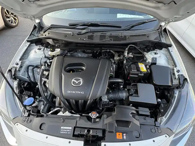 マツダ マツダ２ 15S プロアクティブ Sパッケージ 滋賀県 2020(令2)年 0.3万km セラミックM 純正SDナビ/【Bluetooth/USB/Apple CarPlay/Android Auto】/全方位カメラ/クルーズコントロール/衝突被害軽減ブレーキ/LEDヘッドライト/オートマチックハイビーム/クリアランスソナー/D/Nシートヒーター/ETC/ヘッドアップディスプレイ/パドルシフト/プッシュスタート/スマートキー/ステアリングリモコン