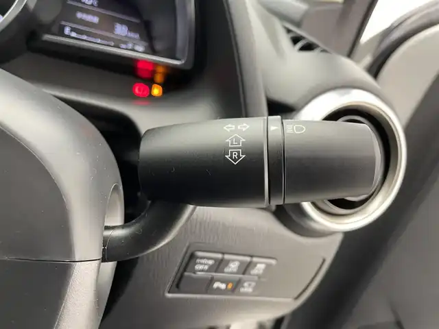 マツダ マツダ２ 15S プロアクティブ Sパッケージ 滋賀県 2020(令2)年 0.3万km セラミックM 純正SDナビ/【Bluetooth/USB/Apple CarPlay/Android Auto】/全方位カメラ/クルーズコントロール/衝突被害軽減ブレーキ/LEDヘッドライト/オートマチックハイビーム/クリアランスソナー/D/Nシートヒーター/ETC/ヘッドアップディスプレイ/パドルシフト/プッシュスタート/スマートキー/ステアリングリモコン