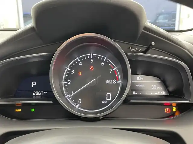 マツダ マツダ２ 15S プロアクティブ Sパッケージ 滋賀県 2020(令2)年 0.3万km セラミックM 純正SDナビ/【Bluetooth/USB/Apple CarPlay/Android Auto】/全方位カメラ/クルーズコントロール/衝突被害軽減ブレーキ/LEDヘッドライト/オートマチックハイビーム/クリアランスソナー/D/Nシートヒーター/ETC/ヘッドアップディスプレイ/パドルシフト/プッシュスタート/スマートキー/ステアリングリモコン