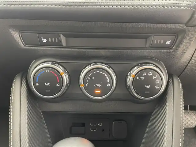 マツダ マツダ２ 15S プロアクティブ Sパッケージ 滋賀県 2020(令2)年 0.3万km セラミックM 純正SDナビ/【Bluetooth/USB/Apple CarPlay/Android Auto】/全方位カメラ/クルーズコントロール/衝突被害軽減ブレーキ/LEDヘッドライト/オートマチックハイビーム/クリアランスソナー/D/Nシートヒーター/ETC/ヘッドアップディスプレイ/パドルシフト/プッシュスタート/スマートキー/ステアリングリモコン