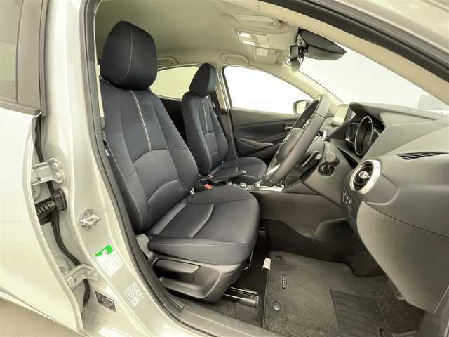 マツダ マツダ２ 15S プロアクティブ Sパッケージ 滋賀県 2020(令2)年 0.3万km セラミックM 純正SDナビ/【Bluetooth/USB/Apple CarPlay/Android Auto】/全方位カメラ/クルーズコントロール/衝突被害軽減ブレーキ/LEDヘッドライト/オートマチックハイビーム/クリアランスソナー/D/Nシートヒーター/ETC/ヘッドアップディスプレイ/パドルシフト/プッシュスタート/スマートキー/ステアリングリモコン